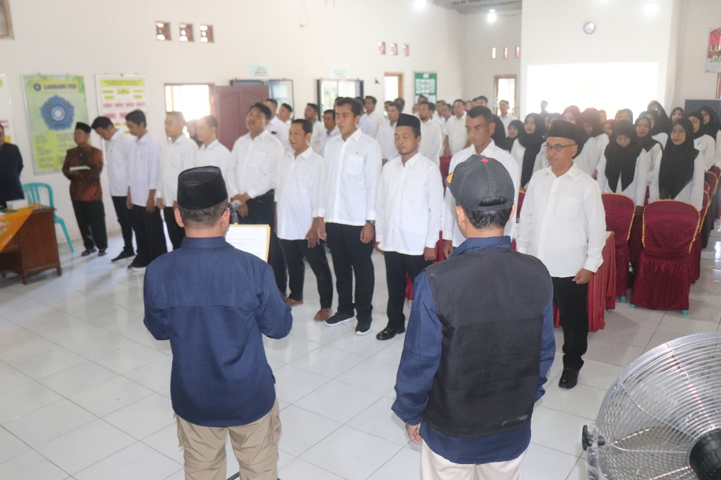 Pelantikan KPPS di wilayah Kabupaten Madiun. Foto:Neumedia.id