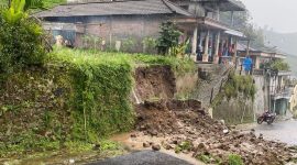 Talud lahan pertanian di Kabupaten Magetan longsor, Selasa (27/2/2024) siang. Foto: Ist