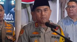 Kapolda Metro Jaya Irjen Pol Karyoto seusai acara bagi-bagi bansos di Polda Metro Jaya Jumat (22/3/2024). Foto : Neumedia.id