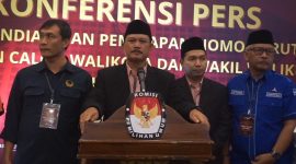 Konferensi pers Paslon Maidi dan F. Bagus Panuntun (MADIUN) usai pengundian nomor urut di Sun Hotel, Senin (23/9/2024) malam.