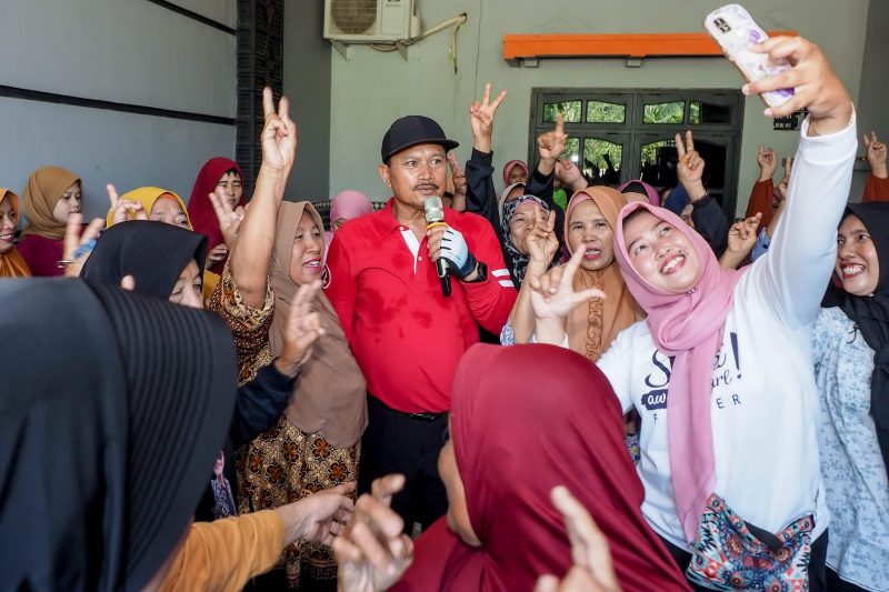 Calon Wali Kota Madiun, Maidi, blusukan di wilayah Kelurahan Pilangbango, Jumat (4/10/2024).