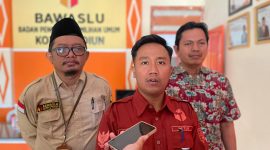 Ketua Bawaslu Kota Madiun, Wahyu Sesar Tri Sulistiyo Nugroho memberikan keterangan kepada awak media.