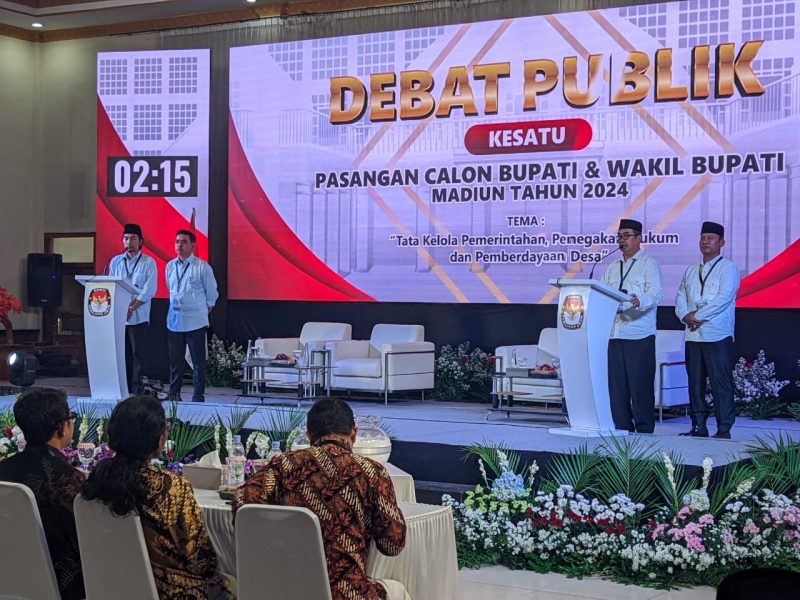 KPU Kabupaten Madiun menggelar Debat Kesatu Pilkada Madiun 2024 di RM Icha Orient Tarsan, Desa Ngepeh, Kecamatan Saradan, Kabupaten Madiun, pada Selasa (22/10/2024).