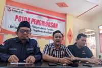 Bawaslu Kota Madiun sayangkan pemberian daster dan pakaian dalam wanita oleh massa yang berunjuk rasa pada Jumat (25/10/2024).