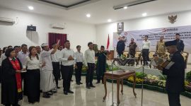 Prosesi pengambilan sumpah pelantikan PTPS Pilkada Kota Madiun di Gedung Diklat, Kelurahan Kejuron, Kecamatan Taman, Kota Madiun, Senin (4/11/2024). Foto: ant/neumedia