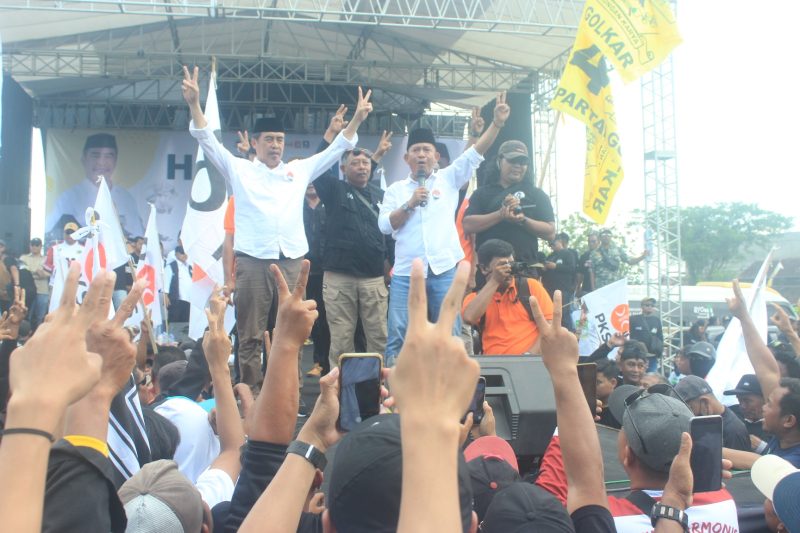 Kampanye akbar Paslon Harmonis di Gudang Tentrem, Desa Purworejo, Kecamatan Pilangkenceng, Minggu (17/11/2024).