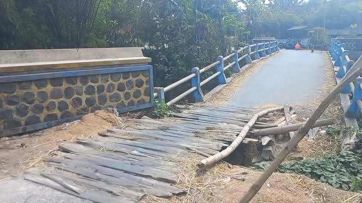 Jembatan Klumutan, Kecamatan Saradan, Kabupaten Madiun. Foto : istimewa for NEUMEDIA