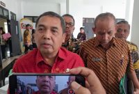 Pj. Bupati Madiun, Tontro Pahlawanto menanggapi kasus dugaan korupsi yang menjerat Kepala Bakesbangpoldagri Mashudi.