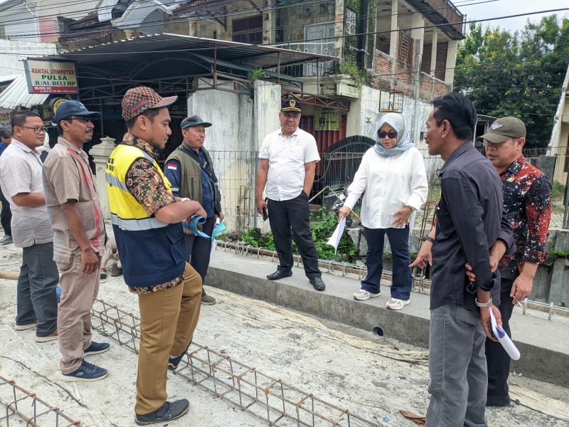 Komisi D DPRD Kabupaten Madiun melakukan inspeksi mendadak (sidak) ke lokasi pembangunan Jembatan Wungu, Kamis (30/1/2025).