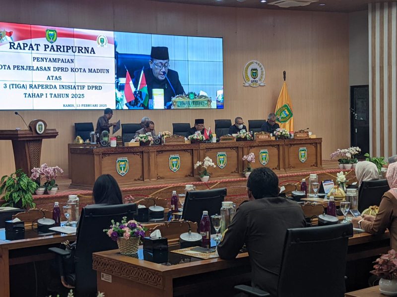 DPRD Kota Madiun gelar sidang paripurna bahas tiga Raperda Inisiatif, Kamis (13/2/2025).