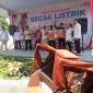 Prosesi penyerahan becak listrik di Desa Sidorejo, Kecamatan Kebonsari, Kabupaten Madiun (22/2/2025)