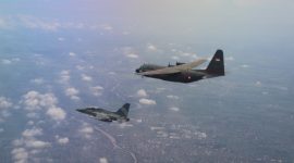 Pesawat tempur TNI AU paksa pesawat asing mendarat di Lanud Iswahjudi dalam simulasi Force Down, Kamis (20/2/2025). Foto : Penerangan TNI AU Lanud Iswahjudi 