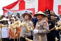 Irwasum Polri pimpin panen raya jagung di Kabupaten Madiun. Foto : Humas Polres Madiun