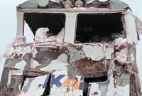 Kondisi lokomotif KA Kertanegara usai mengalami kecelakaan di perlintasan sebidang di Kediri, Senin (10/3/2025). Foto: Humas Daop 7 Madiun for NEUMEDIA 