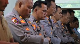 Polres Madiun gelar Salat Gaib untuk tiga anggota Polri di Way Kanan yang gugur dalam tugas. Foto: Humas Polres Madiun