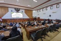 Rapat Paripurna Penyampaian Nota Pengantar Laporan Keterangan Pertanggungjawaban (LKPJ) Kepala Daerah Tahun 2024, di gedung DPRD Kabupaten Madiun, Kamis (20/3/2025).