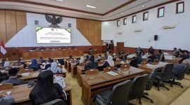 Rapat Paripurna Penyampaian Nota Pengantar Laporan Keterangan Pertanggungjawaban (LKPJ) Kepala Daerah Tahun 2024, di gedung DPRD Kabupaten Madiun, Kamis (20/3/2025).