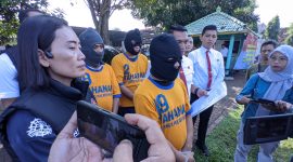 Tiga tersangka pencurian mobil Avanza digelandang aparat Polres Madiun.