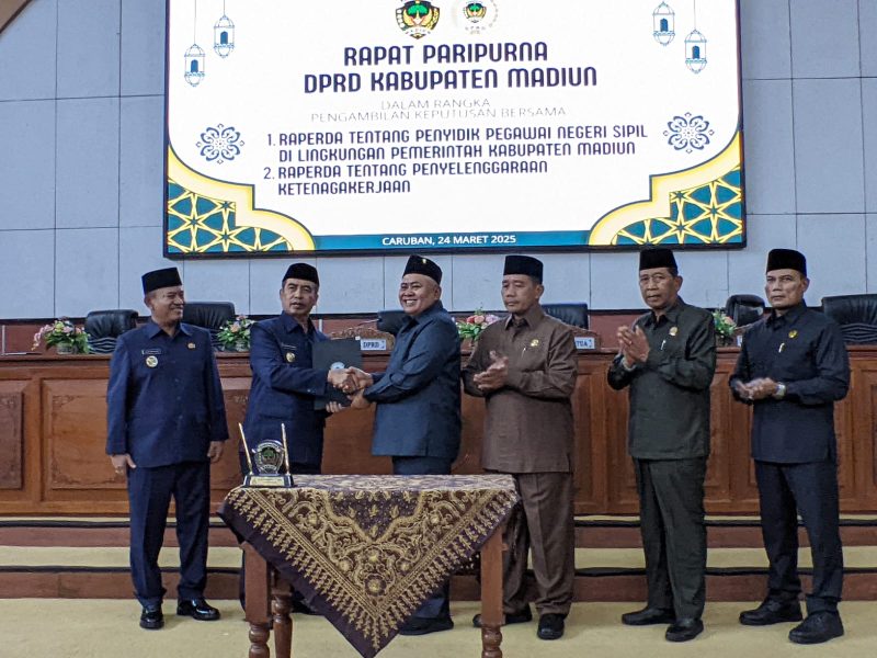 Dua Rancangan Peraturan Daerah (Raperda) resmi disahkan menjadi Peraturan Daerah (Perda) Kabupaten Madiun.