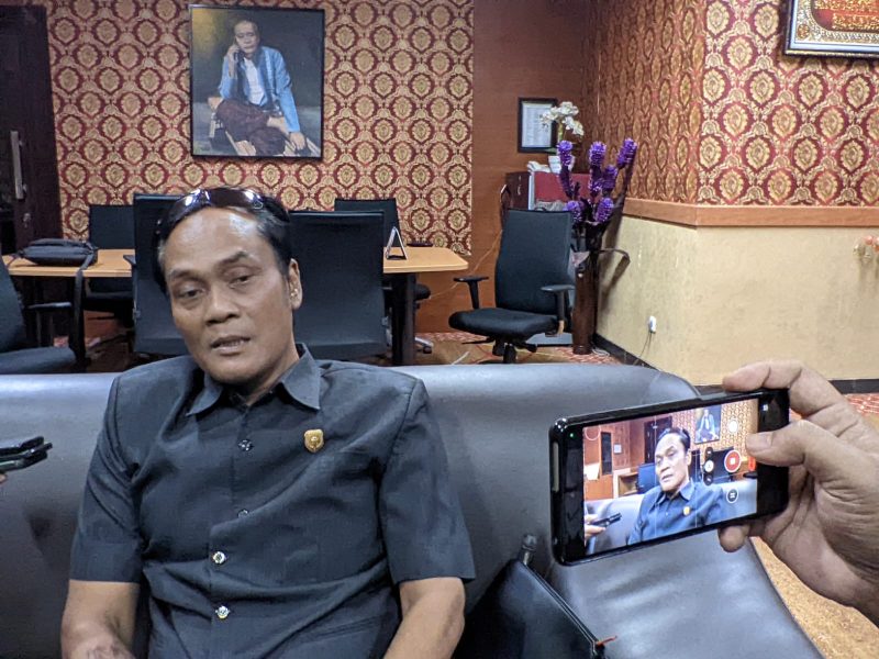 Ketua Komisi I DPRD Kota Madiun, Didik Yulianto kecewa camat dan lurah se-Kartoharjo mangkir RDP.