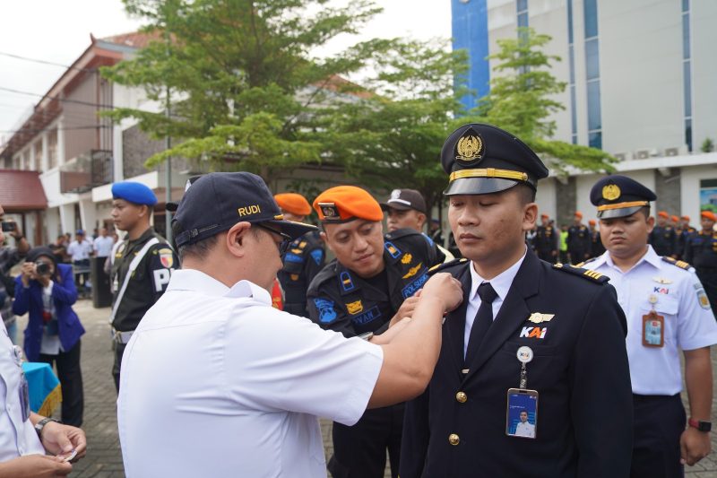 Apel gelar pasukan tandai kesiapan KAI Daop 7 Madiun laksanakan Masa Angkutan Lebaran 2025.