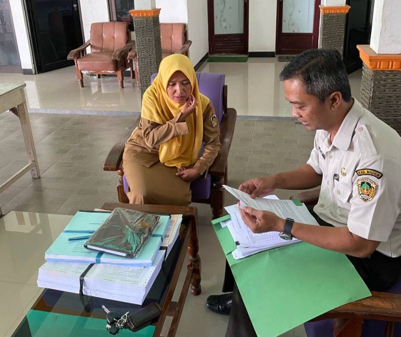 Bapenda Kabupaten Madiun mulai mendistribusikan Surat Pemberitahuan Pajak Terutang (SPPT) Pajak Bumi dan Bangunan Perdesaan dan Perkotaan (PBB-P2) Tahun Pajak 2025.