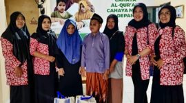 Aksi sosial Tiara Kusuma Ngawi di bulan Ramadan, bagi-bagi sembako dan potong rambut gratis.