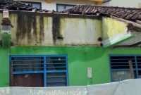Kondisi bangunan SDN Sukosari, Kota Madiun yang sudah sangat memprihatikan.
