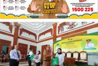 Pembukaan pelatihan kerja Disnakerin Kabupaten Madiun ditandai dengan penyematan kartu tanda peserta.