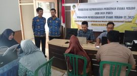 Fasilitasi kemudahan perizinan usaha mikro di kantor Kecamatan Jiwan, Kamis (17/4/2025).