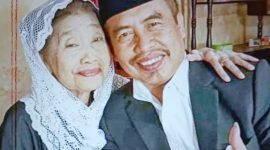 Bupati Madiun Hari Wuryanto dan Almarhumah ibunda tercinta. 
