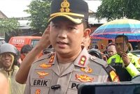 Kapolres Magetan, AKBP Raden Erik Bangun Prakasa ditemui di lokasi kejadian kecelakaan kereta api di perlintasan Stasiun Magetan, Kecamatan Barat Senin (19/5/2025).
