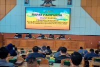Rapat paripurna dengan agenda penandatanganan RPJMD 2025–2029 di gedung DPRD Kabupaten Madiun, Senin (5/5/2025)
