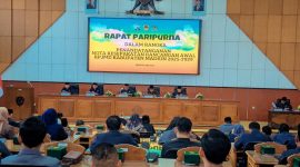 Rapat paripurna dengan agenda penandatanganan RPJMD 2025–2029 di gedung DPRD Kabupaten Madiun, Senin (5/5/2025)