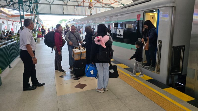Diminati lebih dari 10 ribu penumpang, KA Madiun Jaya jadi primadona pengguna Kereta Api.