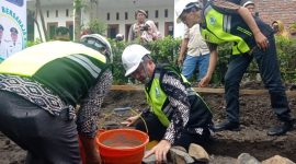 Bupati Madiun Hari Wuryanto meletakkan batu pertama pembangunan SPALD-S di Desa Kenongorejo, Kecamatan Pilangkenceng, Kamis (15/5/2025).