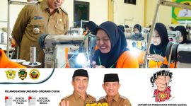 Bupati Madiun Hari Wuryanto memantau pelatihan menjahit Upper sepatu di Desa Ngampel, Kecamatan Mejayan, Selasa (3/6/2025).