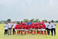 Hadir di lapangan, Ketua DPRD Kabupaten Madiun, Fery Sudarsono memberikan dukungan penuh kepada Tim Sepak Bola U-17 Kabupaten Madiun yang tengah berlaga dalam Piala Soeratin 2025 Zona Jawa Timur di Lamongan. 