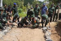 Pembukaan dan pembangunan jalan makadam sepanjang 3,5 kilometer dengan lebar 2,5 meter yang menghubungkan Dusun Ngukir ke Dusun Nglengko, Desa Ngranget.