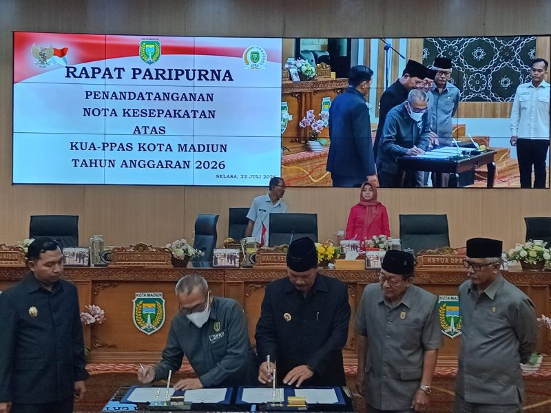 Penandatanganan kesepakatan DPRD Kota Madiun dan Wali Kota Madiun atas KUA-PPAS Kota Madiun tahun anggaran 2026.