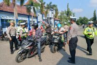 Satuan Lalu Lintas Polres Madiun menggelar Operasi Patuh Semeru 2025 di Terminal Bus Caruban, Rabu (16/7/2025).