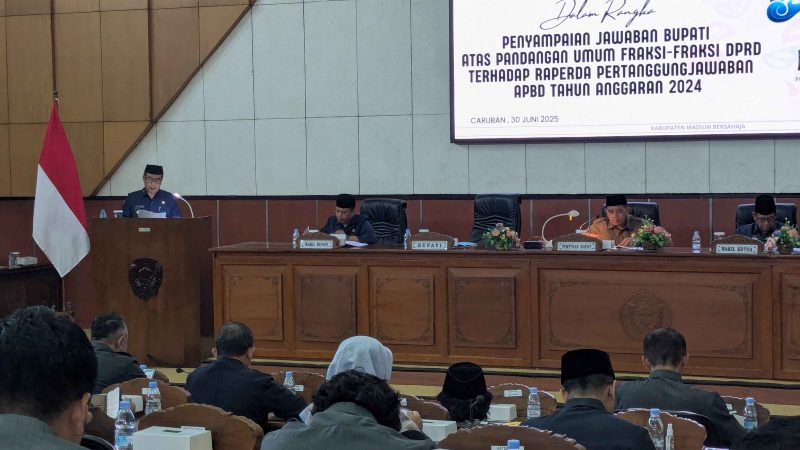 Bupati Madiun tanggapi pandangan umum fraksi DPRD soal pertanggungjawaban APBD 2024, Senin (30/6/2025)