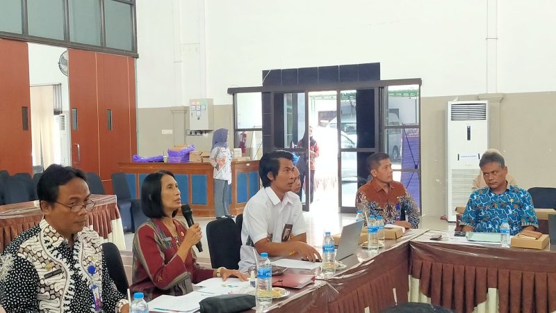 Kepala Dispendikbud Kabupaten Madiun, Siti Zubaidah saat membuka FKP, Kamis (31/7/2025). 