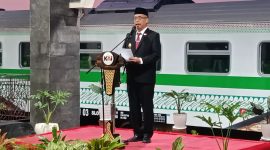 Bupati Madiun Hari Wuryanto memberikan sambutan sebelum memberangkatkan perjalanan perdana KA BIAS di stasiun Caruban, Minggu (17/8/2025). 