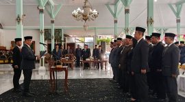 Pelantikan dan pengambilan sumpah jabatan Eselon II berlangsung di Pendopo Muda Graha, Kamis (21/8/2025) siang.