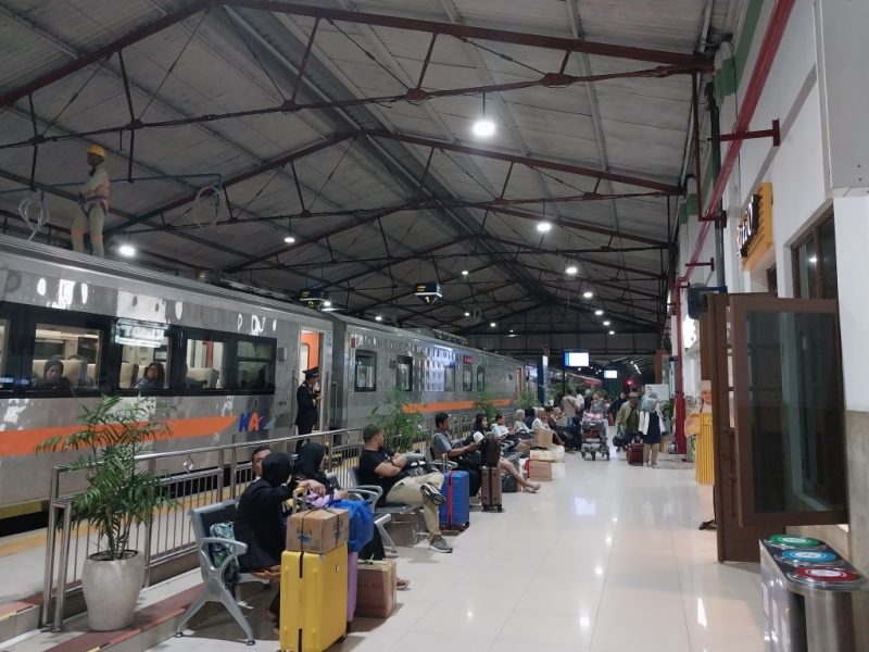 KAI Daop 7 Madiun sediakan puluhan ribu tiket kereta api untuk masa libur Natal dan Tahun Baru (Nataru). Foto : Humas KAI Daop 7 Madiun. 
