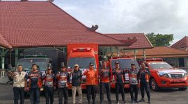 Bupati Madiun Hari Wuryanto memberangkatkan empat kendaraan berisi bantuan logistik untuk korban bencana alam Aceh dan Sumatera, Selasa (9/12/2025).