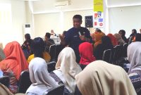 Kepala Dikbud Kabupaten Madiun, Agus Sucipto saat memberikan bimtek kepada guru dan Kepala SD se-Kabupaten Madiun, Jumat (13/2/2026) 