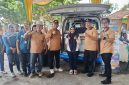 Bupati Madiun Hari Wuryanto dan Wabup Madiun dr. Purnomo Hadi meninjau mobil kas keliling Perumda BPR Bank Daerah Kabupaten Madiun dalam Bahana Bersahaja di Desa Bulakrejo, Kecamatan Balerejo, Rabu (11/2/2026)