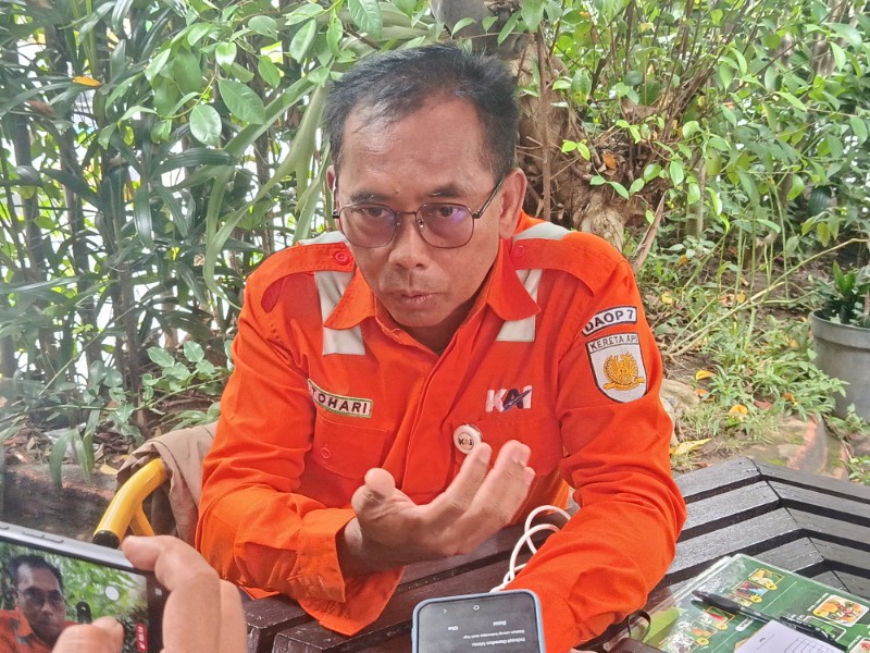 Manager Humas PT Kereta Api Indonesia (Persero) Daop 7 Madiun, Tohari. 